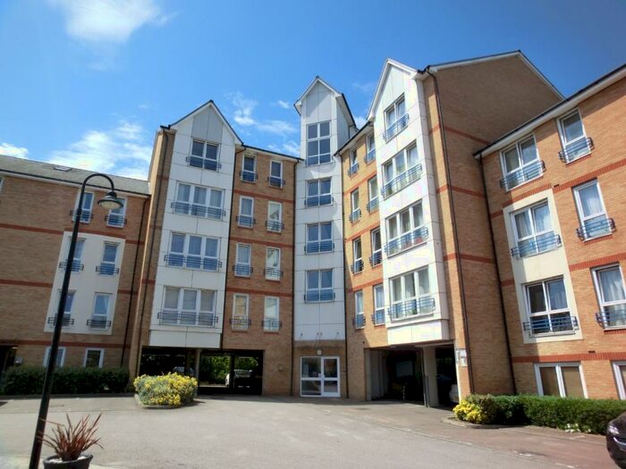 2 Bedroom Apartment To Rent In Fairfield Square, Stuart Road, Gravesend, Kent, DA11