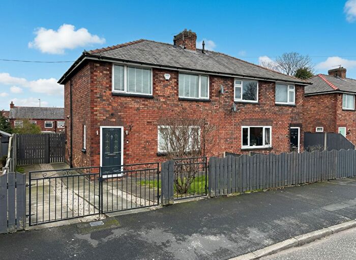 3 Bedroom Semi Detached House For Sale In Lynton Road, Tyldesley, M29