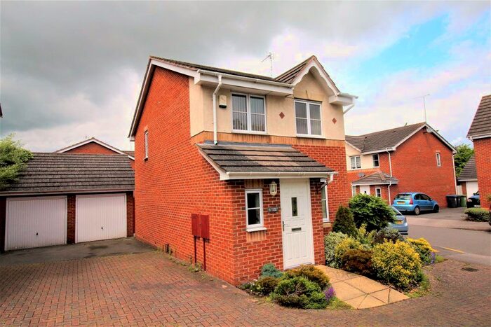 3 Bedroom Detached House To Rent In Viaduct Close, Rugby, CV21