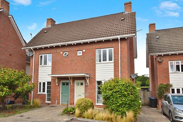 3 Bedroom Semi-Detached House For Sale In Pembroke Fields, Dinton ***Video Tour***, SP3