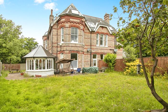 3 Bedroom Flat For Sale In Wimborne Road, Bournemouth, Dorset, BH2