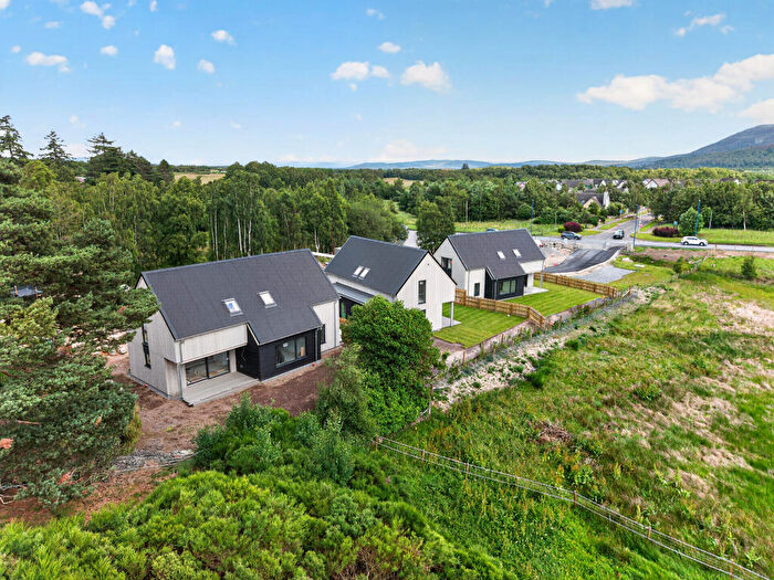 4 Bedroom Detached House For Sale In Achantoul Court, Aviemore, PH22