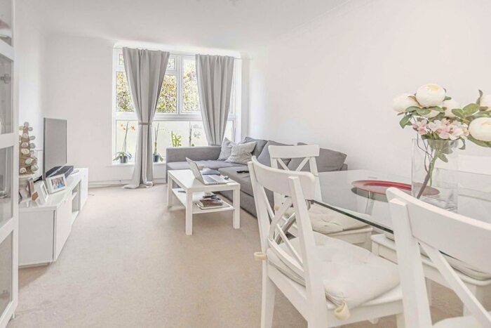 2 Bedroom Flat To Rent In Gordon Road, London, W13