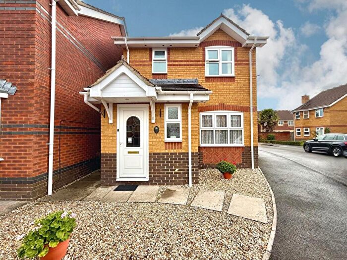 3 Bedroom Detached House For Sale In Squires Copse, Peatmoor, Swindon, SN5