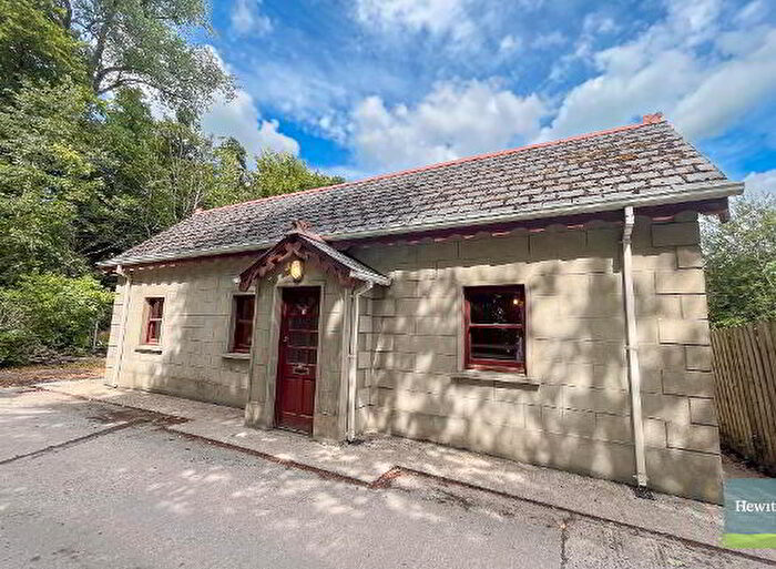 2 Bedroom Cottages For Sale In Tandragee Road, Portadown, BT62