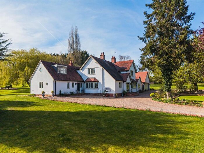 4 Bedroom Detached House For Sale In Rams Hill Lane, Ullenhall, B95