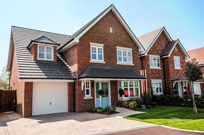 4 Bedroom Detached House To Rent In Elen Place, Binfield, RG42