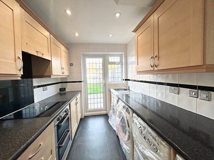 3 Bedroom Property To Rent In Beechfield Gardens, Romford, RM7