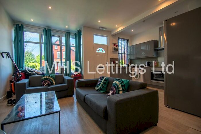 4 Bedroom Terraced House To Rent In Beechwood Crescent, Leeds, LS4