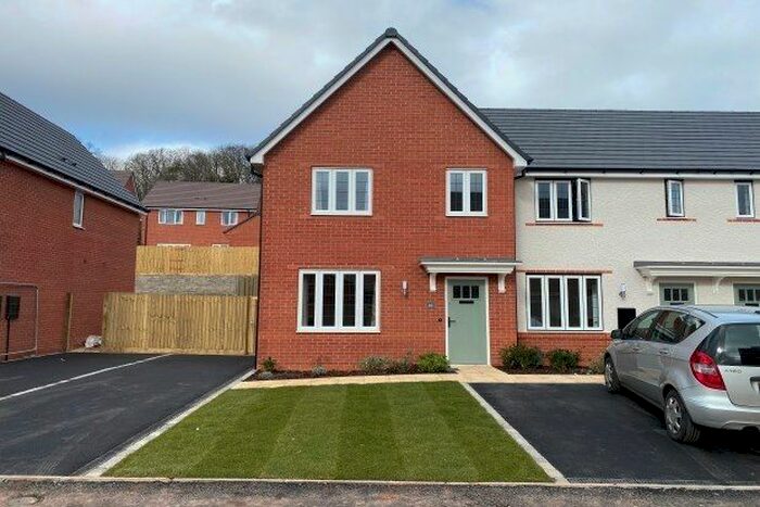 3 Bedroom Semi-Detached House To Rent In Marigold Close, Nottingham, NG12