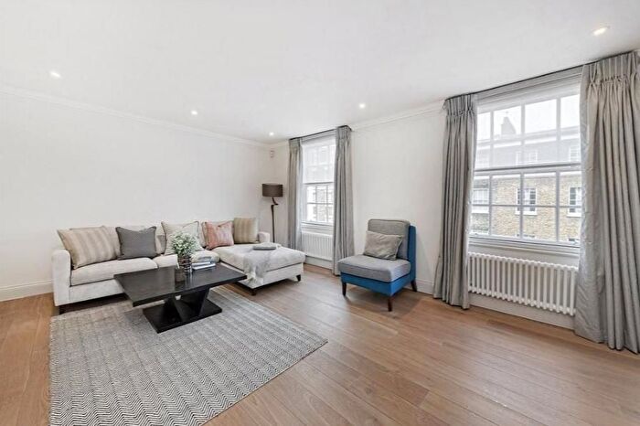 3 Bedroom Flat To Rent In Gloucester Place, Marylebone, London, W1U