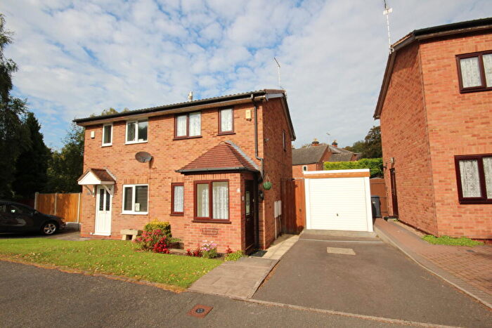 2 Bedroom Semi-Detached House To Rent In The Cloisters, Stapenhill, DE15