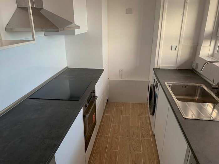 2 Bedroom Flat To Rent In Albert Drive, London, SW19