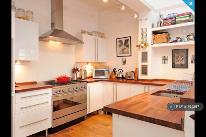 2 Bedroom Flat To Rent In Holland Road, Hove, BN3