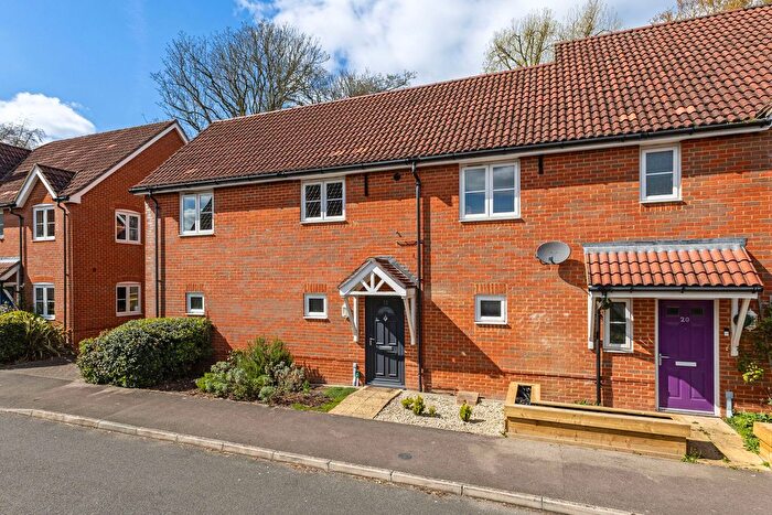 2 Bedroom Flat For Sale In Claines Street, Holybourne, GU34