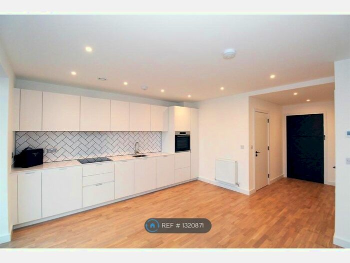 Studio To Rent In Sibley House, Southall UB1