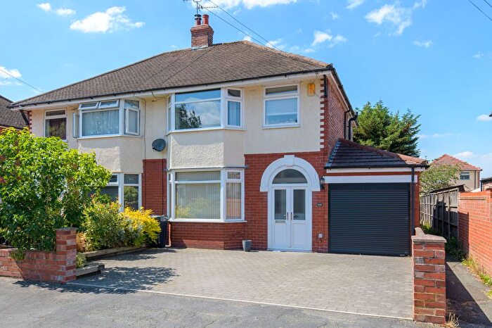 3 Bedroom Semi Detached House For Sale In Hill View Avenue, Helsby, WA6