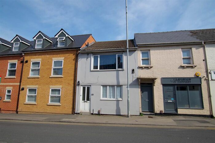 1 Bedroom Flat To Rent In Victoria Road, Swindon, SN1