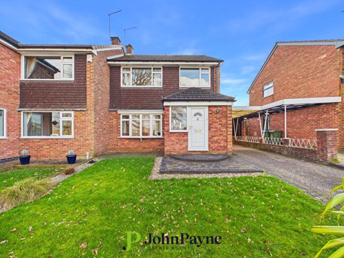 3 Bedroom Semi Detached House For Sale In Hexworthy Avenue, Styvechale Grange, Coventry, CV3