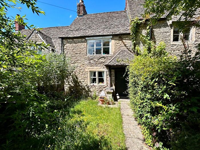 2 Bedroom Property For Sale In Trinity Road, Stroud, GL5