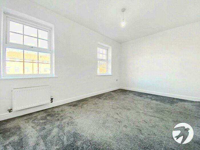 4 Bedroom Town House To Rent In Rileys Park Drive, Rochester, ME2