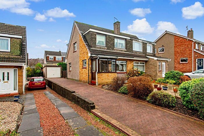 3 Bedroom Semi-detached Villa For Sale In Craighead Road, Bishopton, PA7