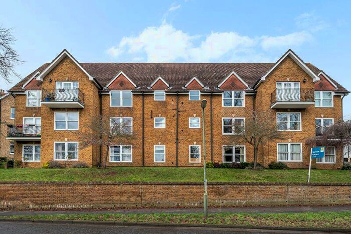 2 Bedroom Apartment To Rent In Old Station Way, Godalming, GU7