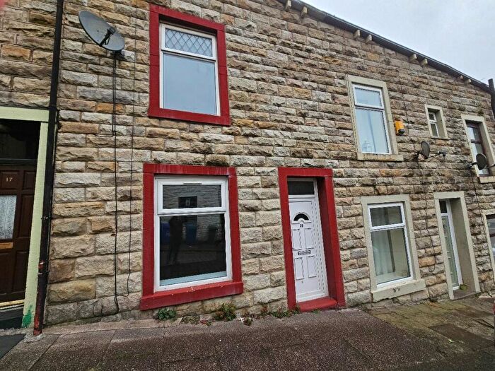 3 Bedroom Terraced House To Rent In Birch Street, Bacup, OL13
