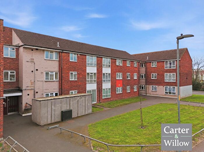 3 Bedroom Flat For Sale In Ibscott Close, Dagenham, RM10