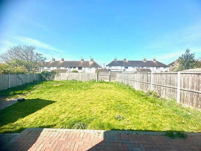 4 Bedroom Semi-Detached House To Rent In Morris Road, Chelmsford, CM2