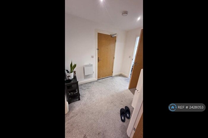 2 Bedroom Flat To Rent In Whitchurch Lane, Bristol, BS14
