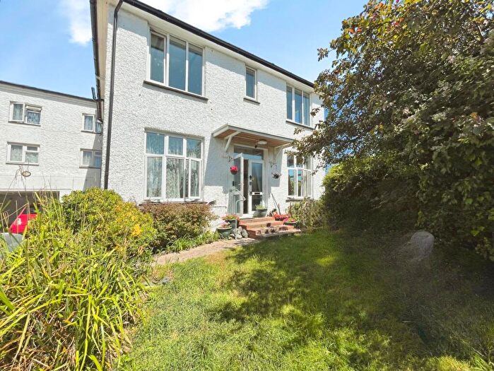 2 Bedroom Apartment For Sale In High Street, Wroxall, Ventnor, PO38