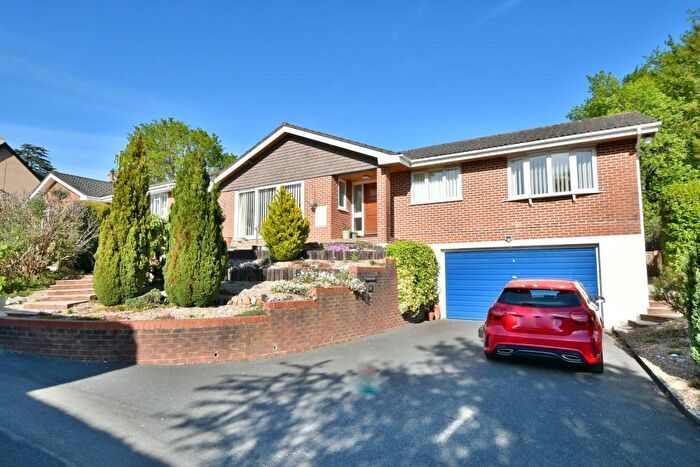 4 Bedroom Detached Bungalow For Sale In Yew Tree Close, Wimborne, BH21