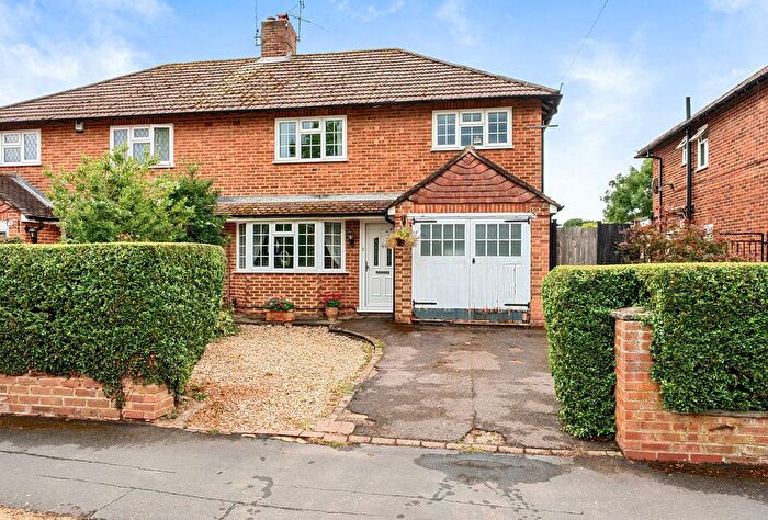 3 Bedroom Semi-Detached House For Sale In Sangers Drive, Horley, Surrey, RH6