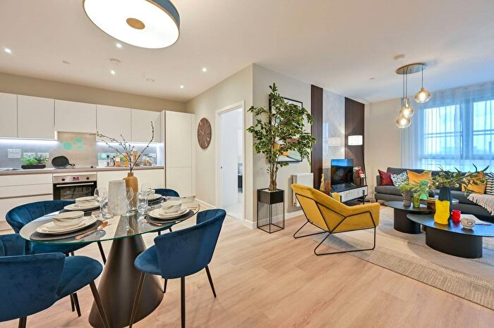 2 Bedroom Flat For Sale In Bermondsey Heights, South Bermondsey, SE15