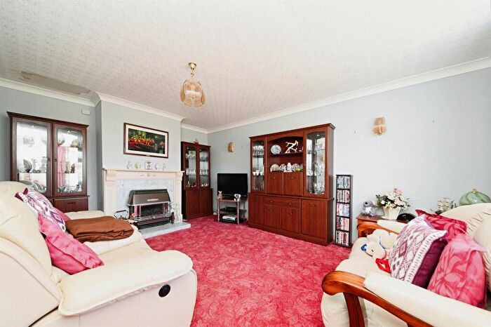 3 Bedroom Detached Bungalow For Sale In Kenhill Close, Snettisham, King's Lynn, PE31