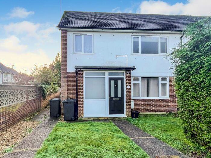 2 Bedroom Maisonette To Rent In Mitchell Close, Wilmington, DA1