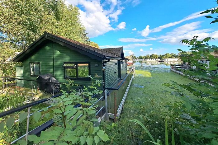 2 Bedroom Property For Sale In Banks End, Wyton, PE28