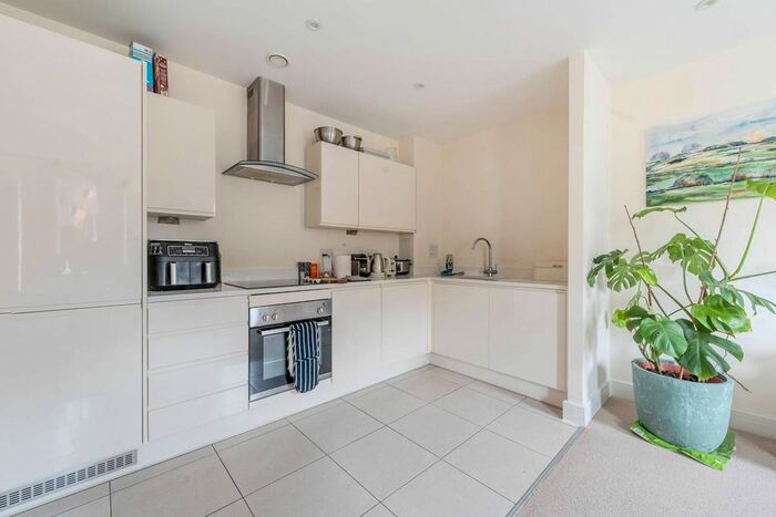 2 Bedroom Flat To Rent In Riverside Place, Pinner, HA5