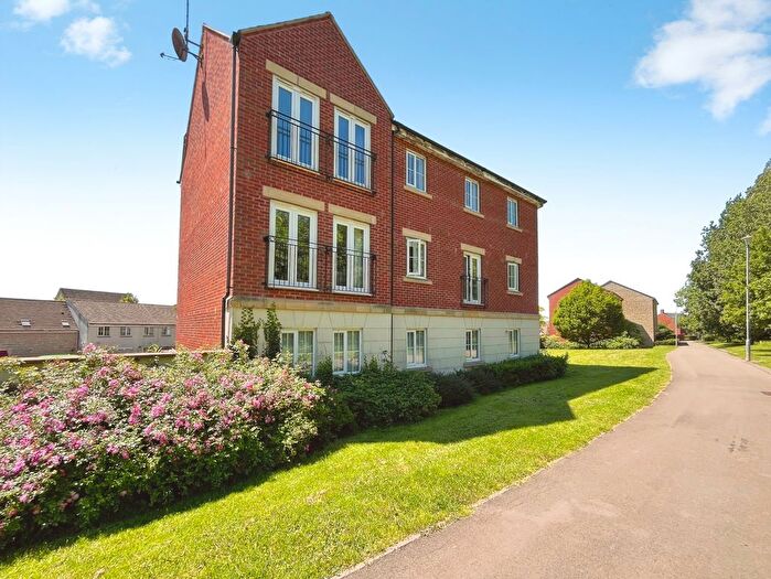 2 Bedroom Flat For Sale In Knole Close, Swindon, Wiltshire, SN25