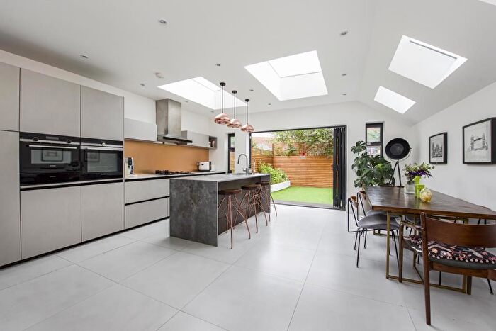 4 Bedroom Semi-Detached House To Rent In Manor Park, Richmond, TW9