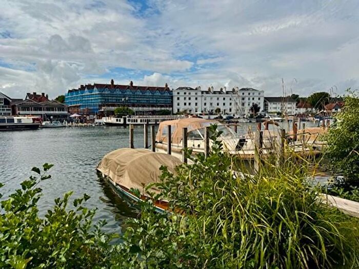 1 Bedroom House Boat For Sale In Hobbs Of Henley Moorings, Henley-On-Thames, RG9