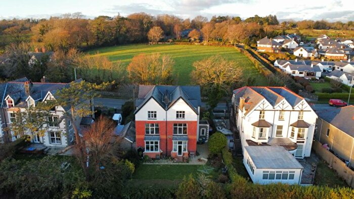 2 Bedroom Apartment For Sale In Pwllheli Road, Criccieth, LL52