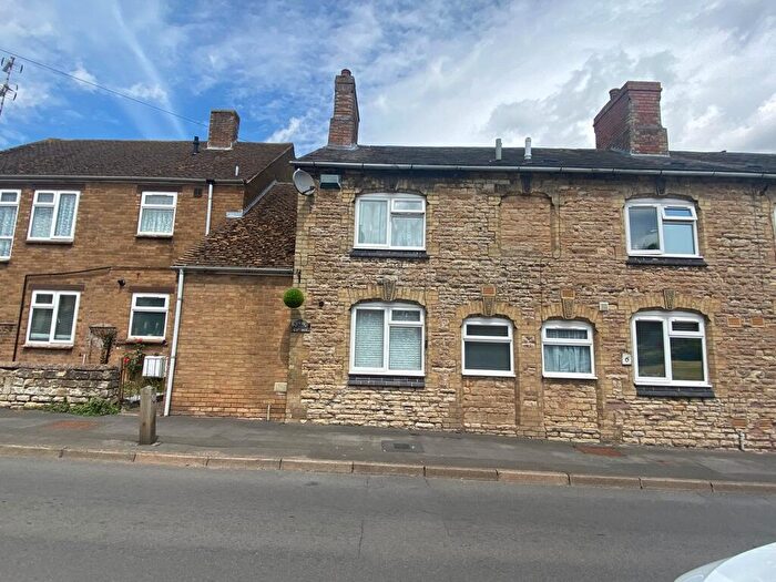 2 Bedroom Cottage For Sale In Spring Cottage, Binswood End, Harbury, CV33