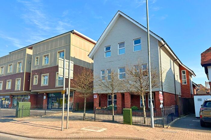 2 Bedroom Flat For Sale In Peel House, Lymington Road, Highcliffe, Dorset., BH23