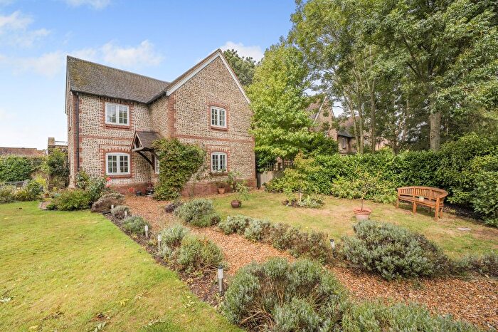 3 Bedroom Detached House For Sale In Tangmere Road, Tangmere, Chichester, West Sussex, PO20