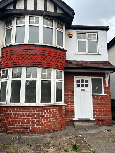 3 Bedroom Semi-Detached House To Rent In Beechwood Gardens, London, NW10