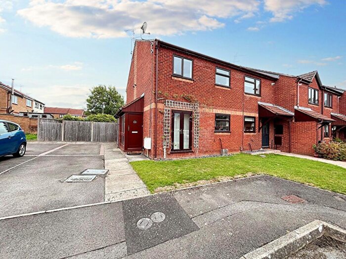 1 Bedroom End Of Terrace House For Sale In Larkspur Close, Thornbury, BS35