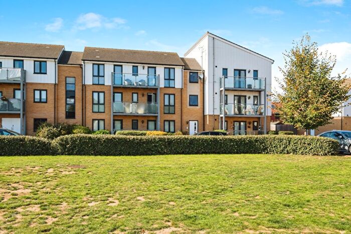 2 Bedroom Flat For Sale In Fairlane Drive, South Ockendon, Essex, RM15
