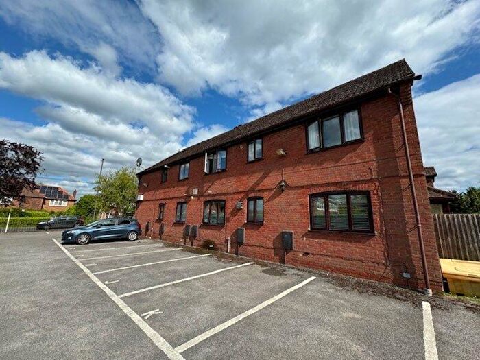 1 Bedroom Flat For Sale In Hazlemere Road, Penn, HP10